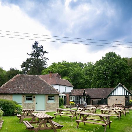 The Cowdray Arms Bed & Breakfast Worth  Exterior foto