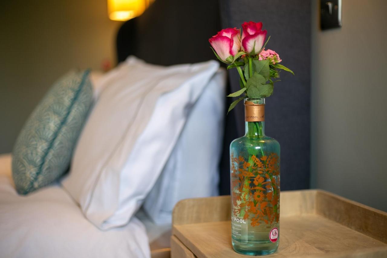 The Cowdray Arms Bed & Breakfast Worth  Exterior foto