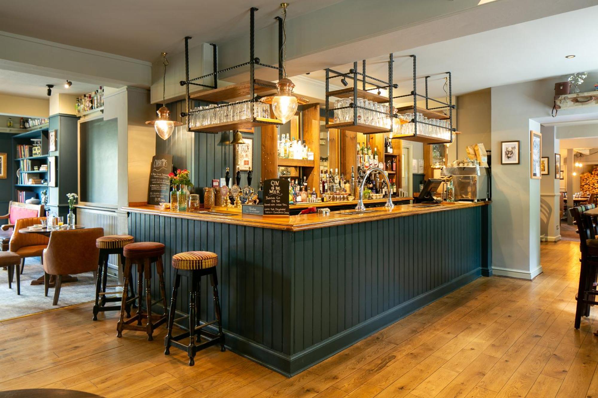 The Cowdray Arms Bed & Breakfast Worth  Exterior foto