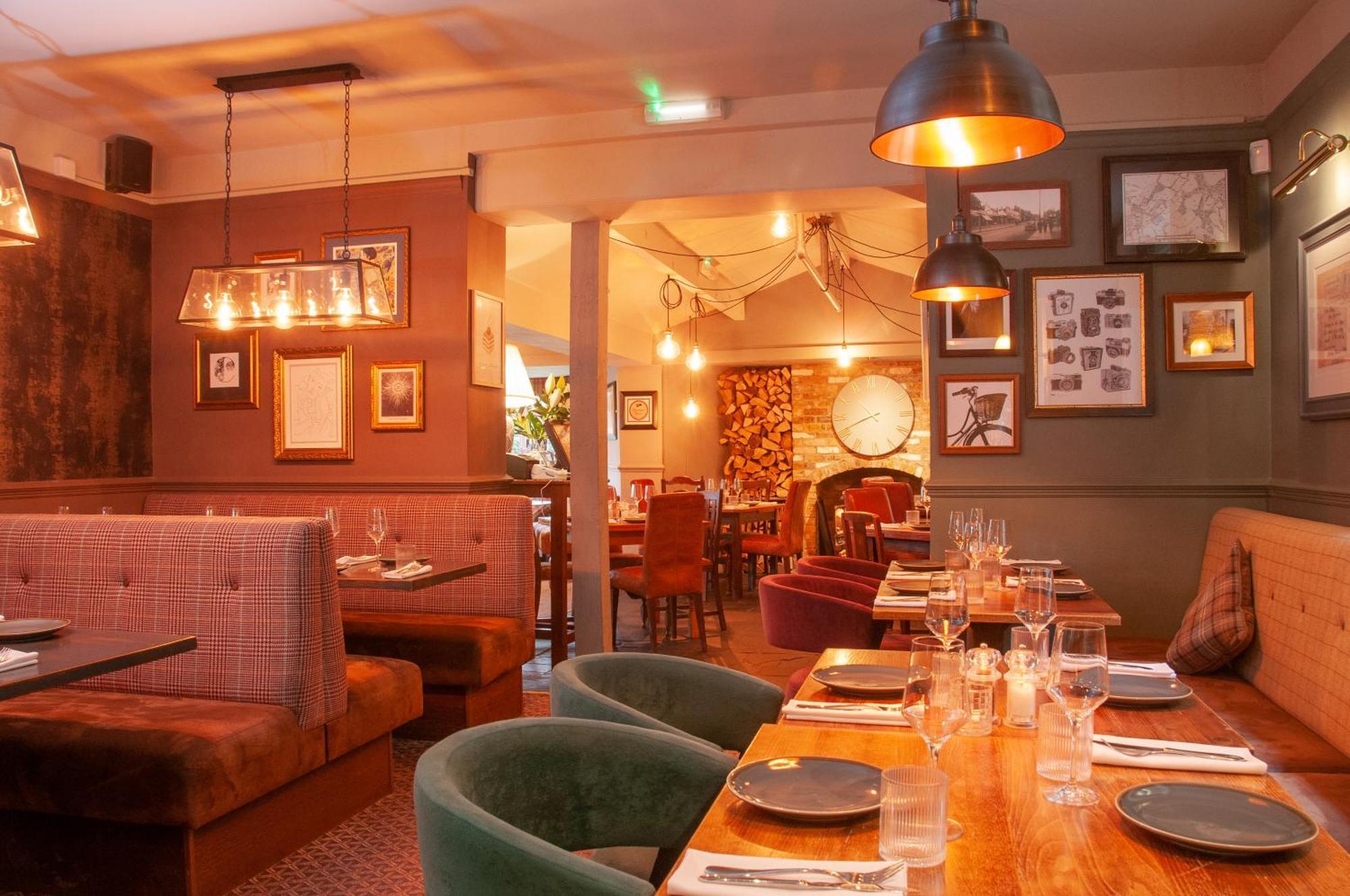 The Cowdray Arms Bed & Breakfast Worth  Exterior foto