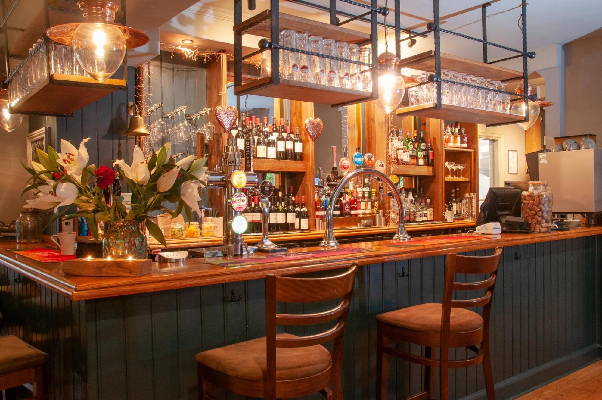 The Cowdray Arms Bed & Breakfast Worth  Exterior foto
