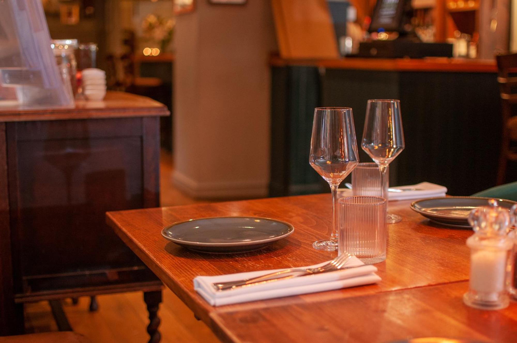The Cowdray Arms Bed & Breakfast Worth  Exterior foto